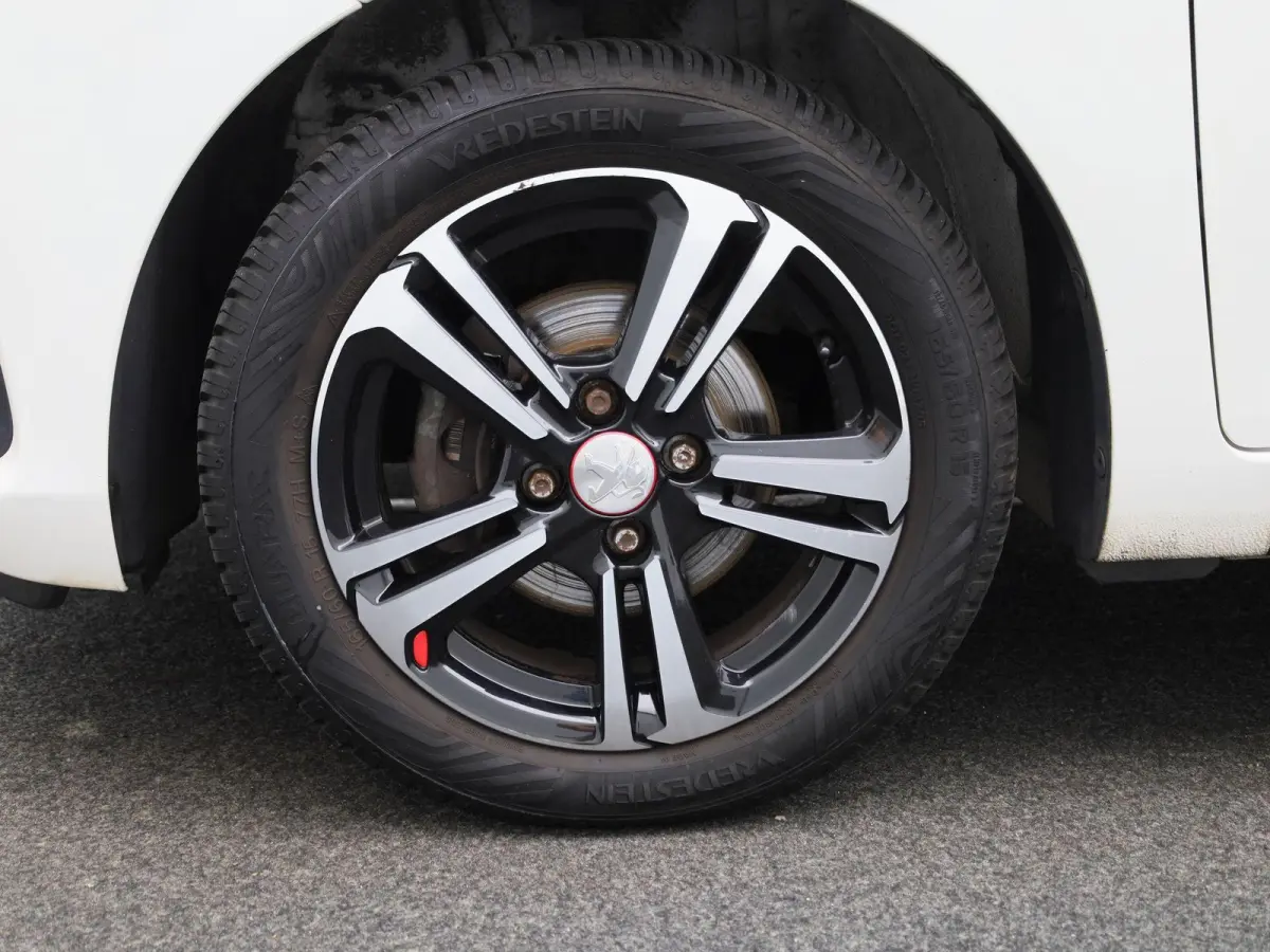 1.0 VTi Active | AUTOMAAT | AIRCONDITIONING | APPLE CARPLAY / ANDROID AUTO | LICHTMETALEN VELGEN | CAMERA