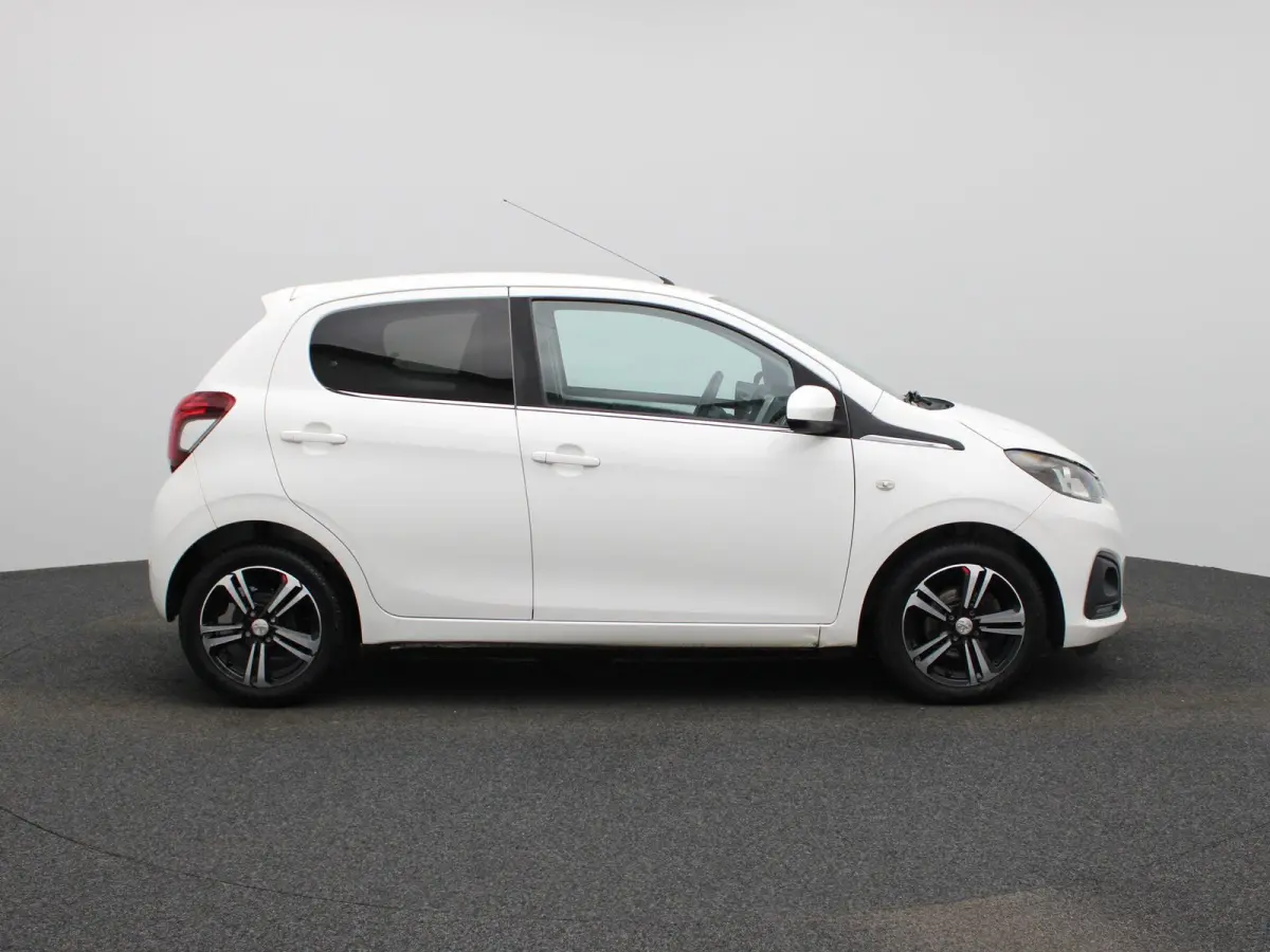 1.0 VTi Active | AUTOMAAT | AIRCONDITIONING | APPLE CARPLAY / ANDROID AUTO | LICHTMETALEN VELGEN | CAMERA