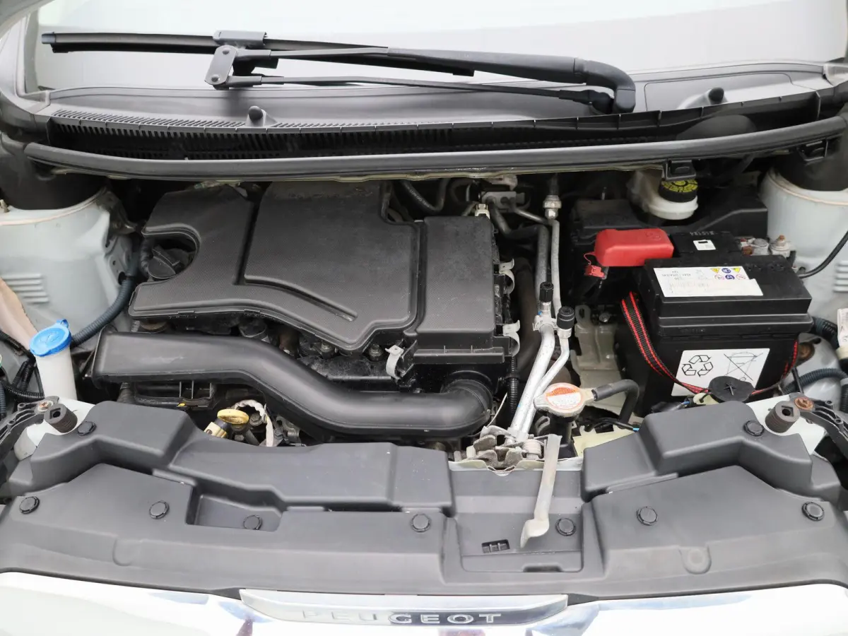 1.0 VTi Active | AUTOMAAT | AIRCONDITIONING | APPLE CARPLAY / ANDROID AUTO | LICHTMETALEN VELGEN | CAMERA