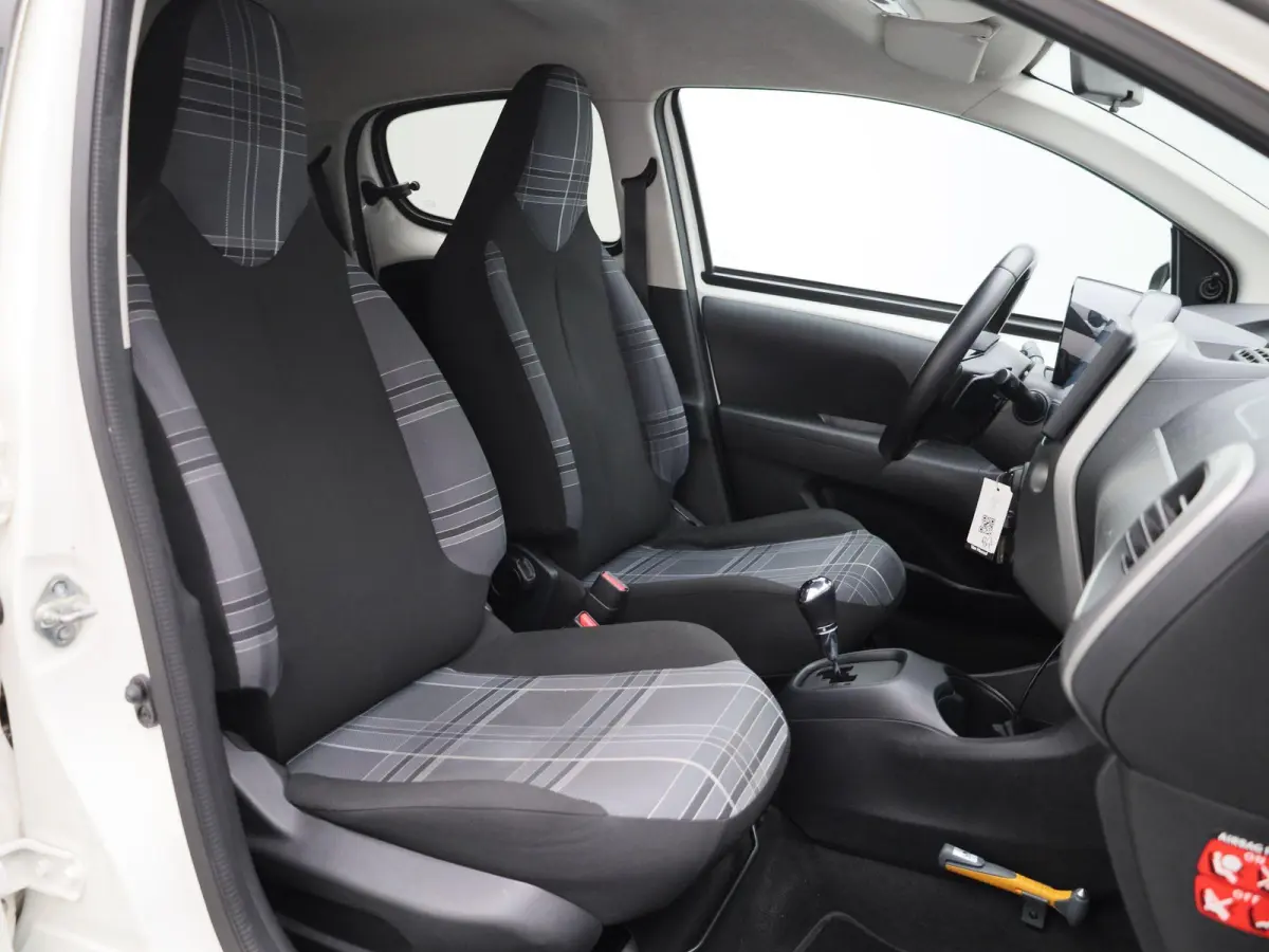 1.0 VTi Active | AUTOMAAT | AIRCONDITIONING | APPLE CARPLAY / ANDROID AUTO | LICHTMETALEN VELGEN | CAMERA
