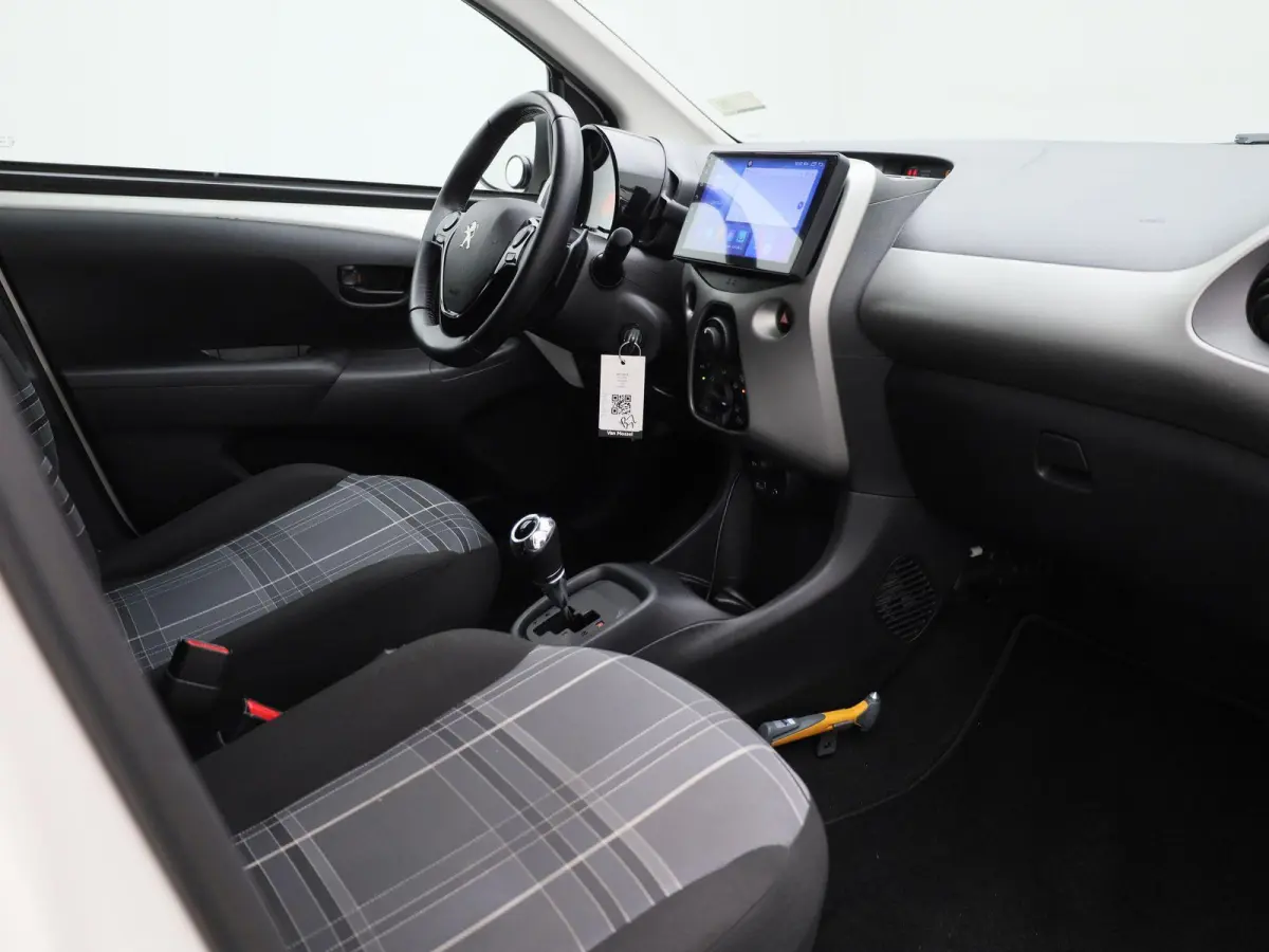 1.0 VTi Active | AUTOMAAT | AIRCONDITIONING | APPLE CARPLAY / ANDROID AUTO | LICHTMETALEN VELGEN | CAMERA