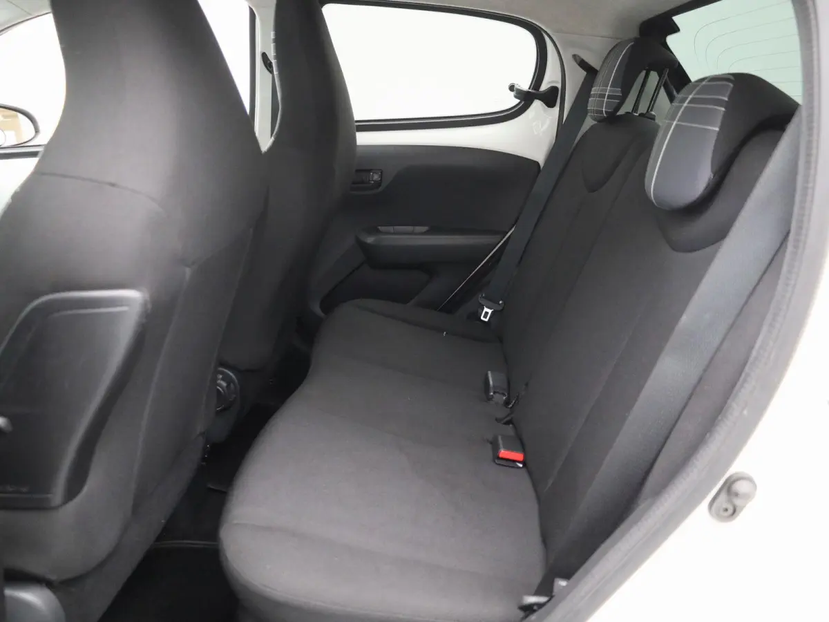 1.0 VTi Active | AUTOMAAT | AIRCONDITIONING | APPLE CARPLAY / ANDROID AUTO | LICHTMETALEN VELGEN | CAMERA