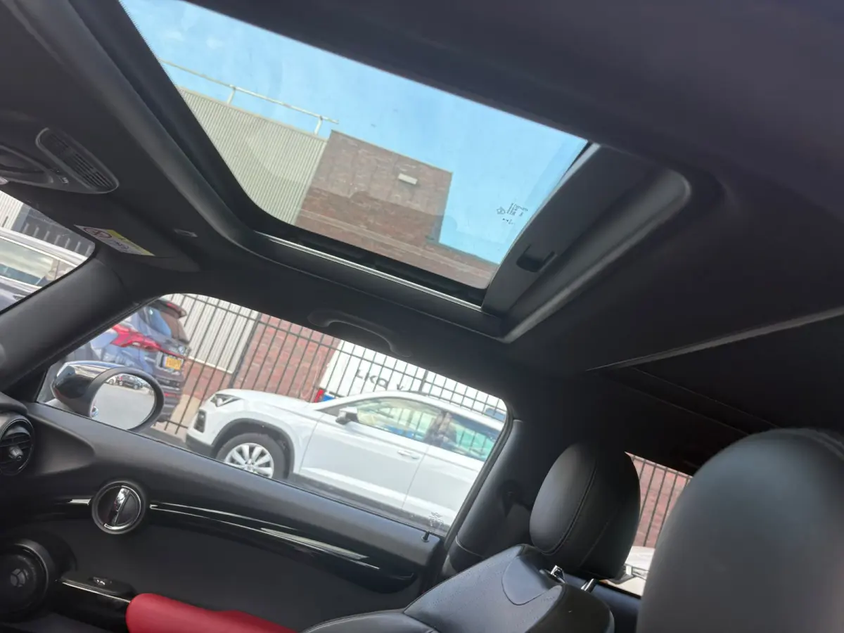 1.5 Cooper John Cooper Works Dalston Panoramadak Harman-Kardon Sound Keyless Entry Achteruitrijcamera