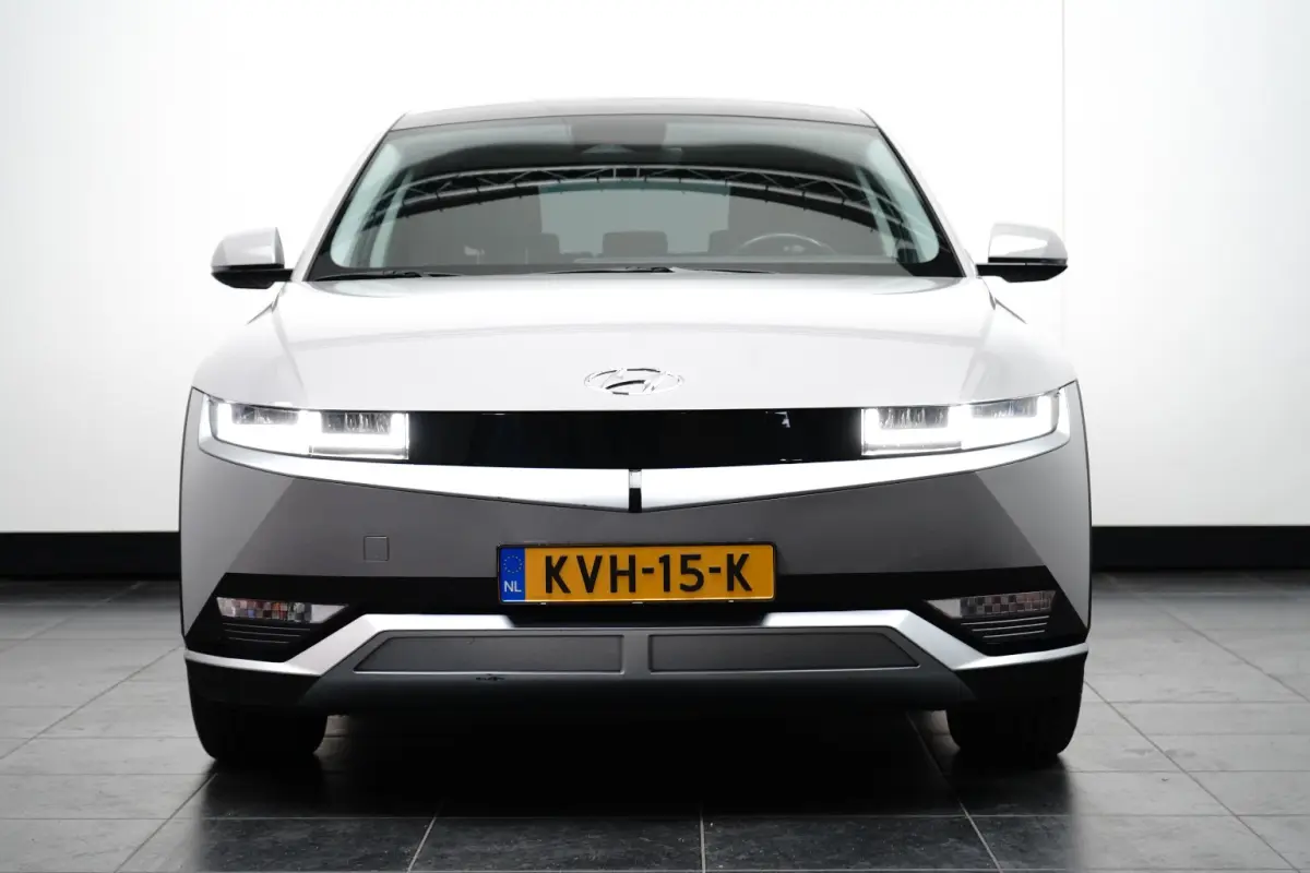 Connect 77,4 kWh | SOH 100% / Elektrische achterklep / Rondomzicht camera / Warmtepomp / Climate control / Stuur- Stoel & Achterbank verwarming / Adaptief cruise control / | Achteruitrijcame