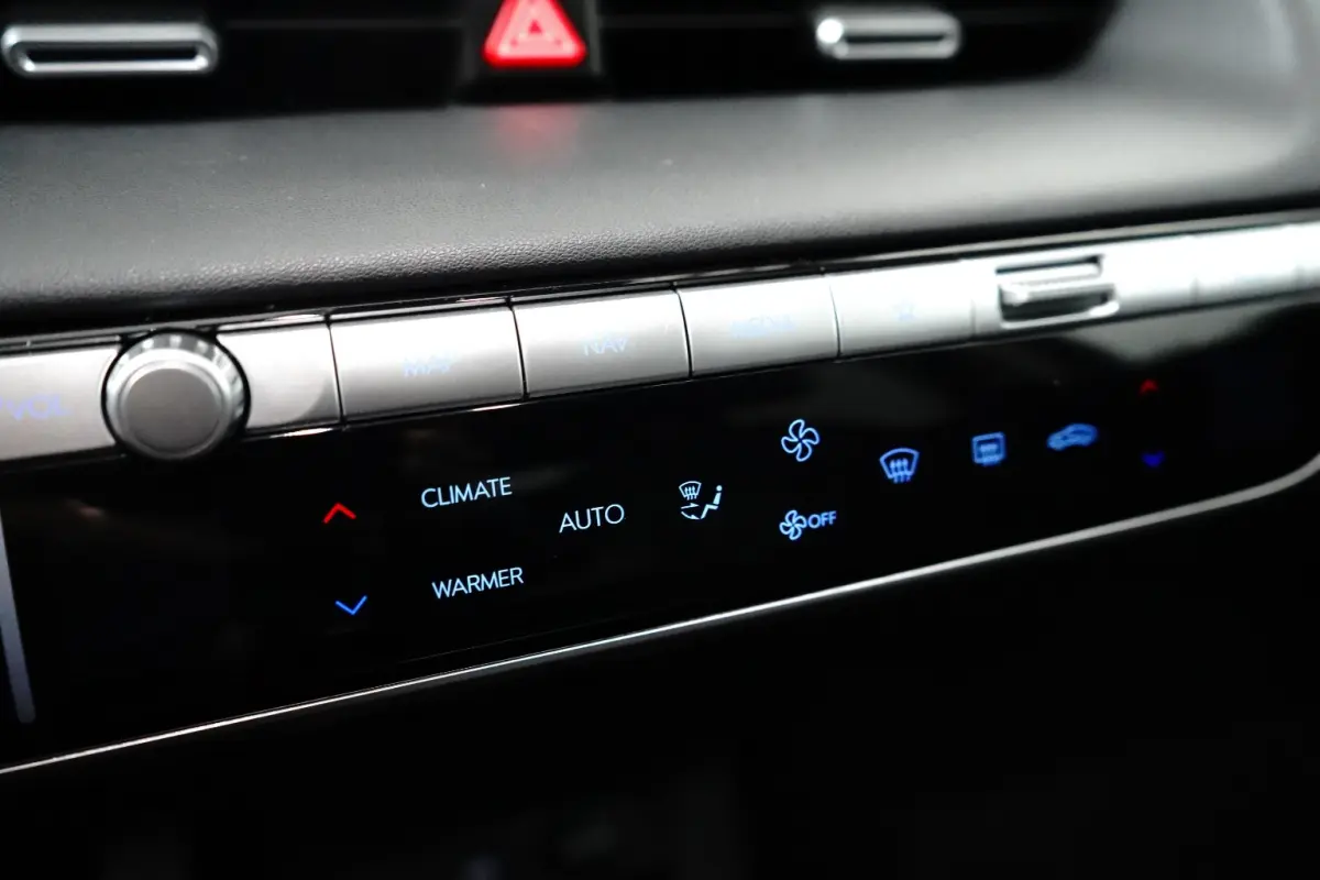 Connect 77,4 kWh | SOH 100% / Elektrische achterklep / Rondomzicht camera / Warmtepomp / Climate control / Stuur- Stoel & Achterbank verwarming / Adaptief cruise control / | Achteruitrijcame