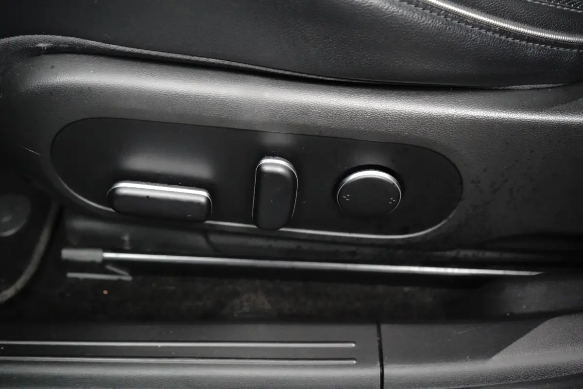 Connect 77,4 kWh | SOH 100% / Elektrische achterklep / Rondomzicht camera / Warmtepomp / Climate control / Stuur- Stoel & Achterbank verwarming / Adaptief cruise control / | Achteruitrijcame