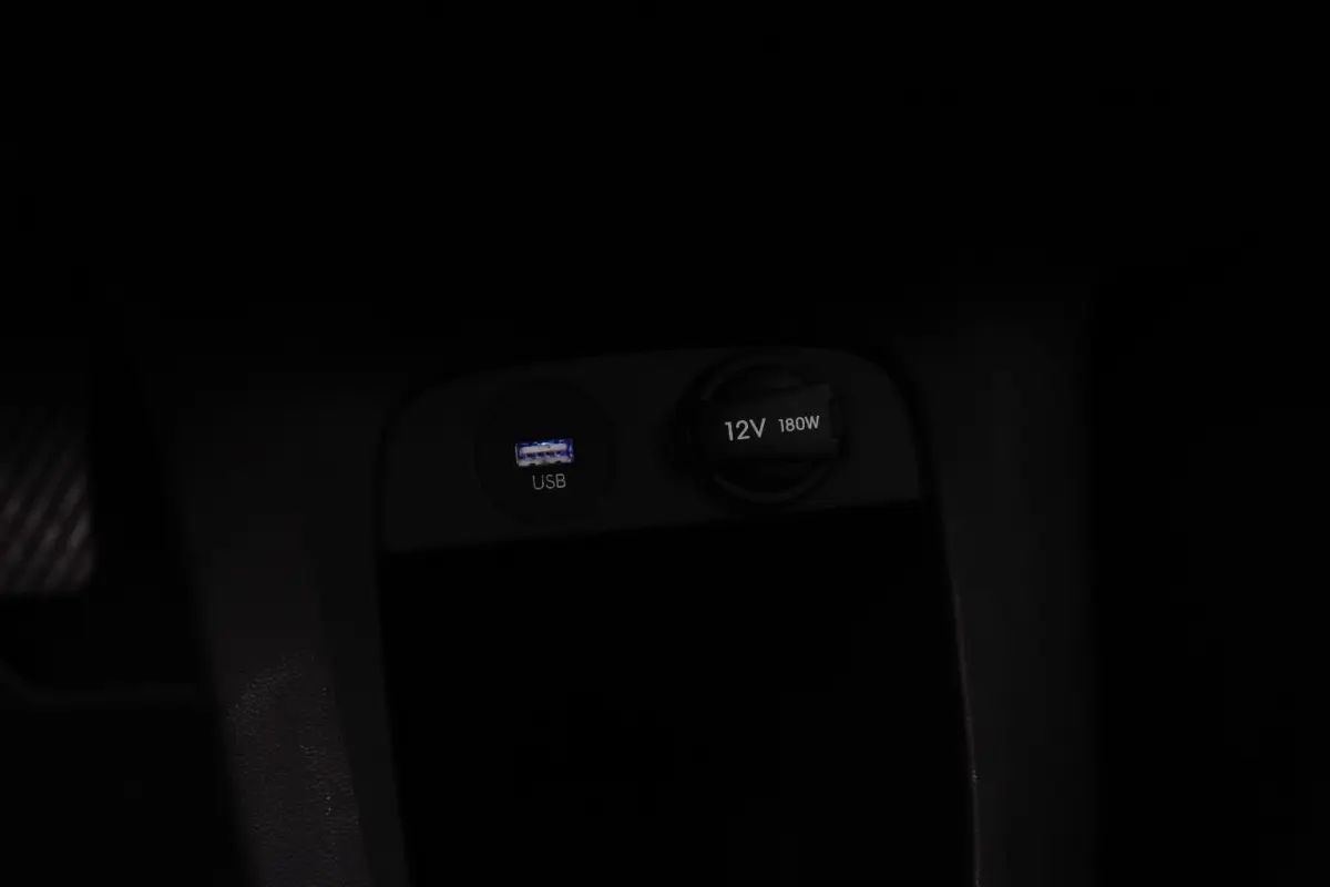 Connect 77,4 kWh | SOH 100% / Elektrische achterklep / Rondomzicht camera / Warmtepomp / Climate control / Stuur- Stoel & Achterbank verwarming / Adaptief cruise control / | Achteruitrijcame