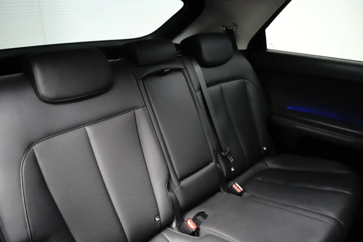 Connect 77,4 kWh | SOH 100% / Elektrische achterklep / Rondomzicht camera / Warmtepomp / Climate control / Stuur- Stoel & Achterbank verwarming / Adaptief cruise control / | Achteruitrijcame