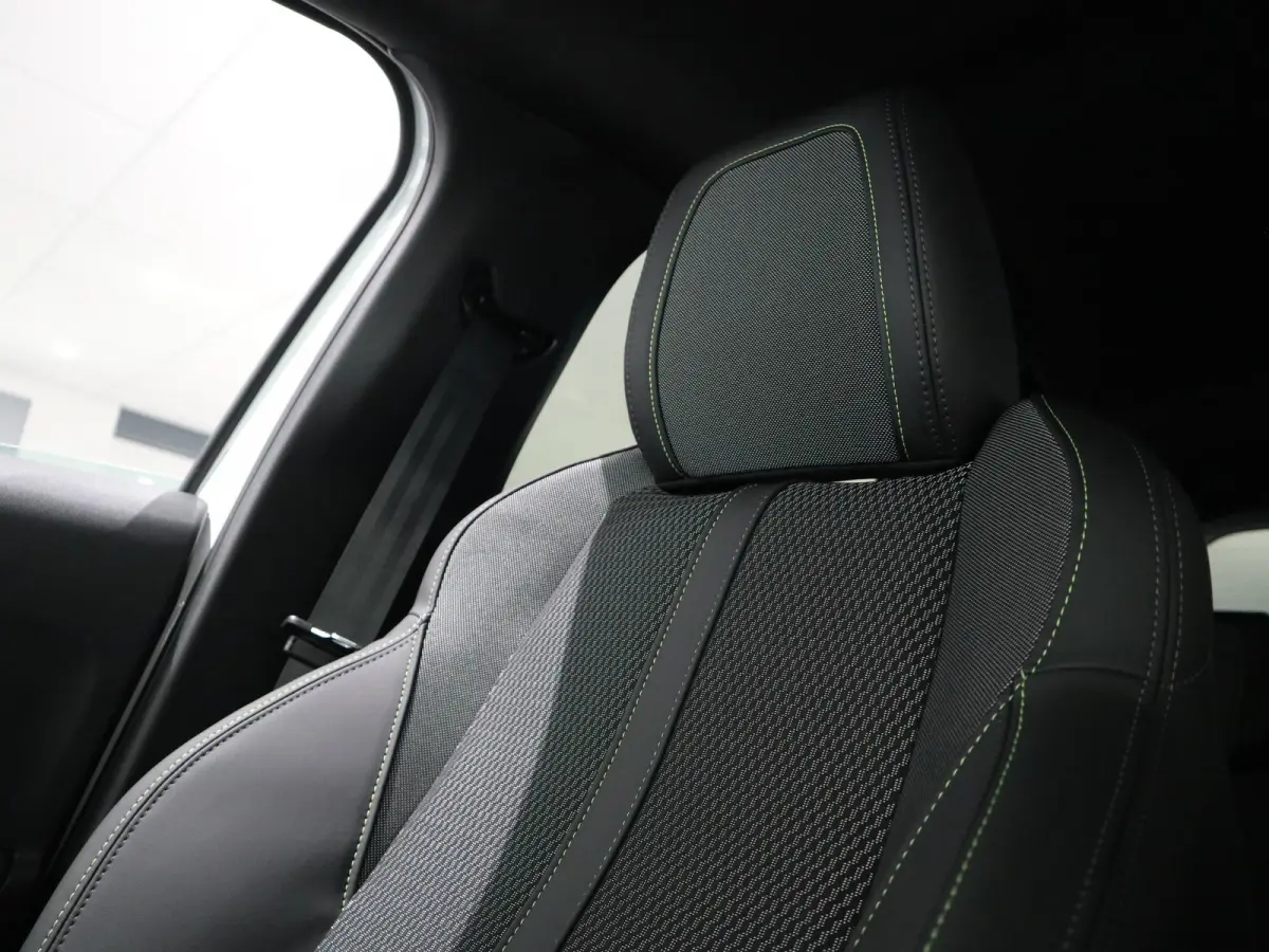 Hybrid 145 PK e-DCS6 GT | VISION EN NAVIGATION PACK | DRIVE ASSIST PLUS PACK |