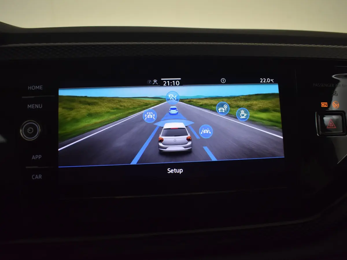 1.0 TSI 95PK Life Edition l App Connect l Parkeersensoren l Digital Dash l Adaptive Cr Control l Camera l DAB l Leder Multifunct. Stuur l