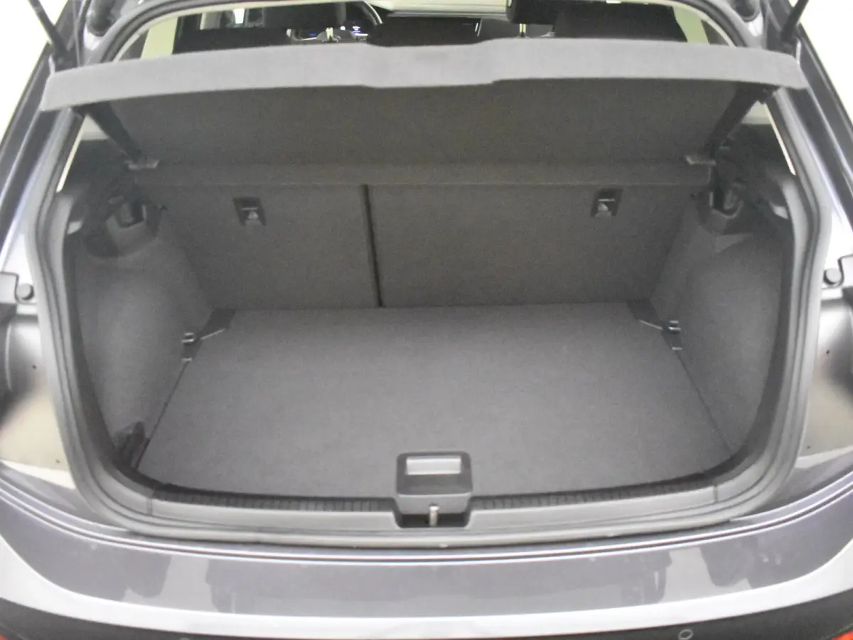 1.0 TSI 95PK Life Edition l App Connect l Parkeersensoren l Digital Dash l Adaptive Cr Control l Camera l DAB l Leder Multifunct. Stuur l