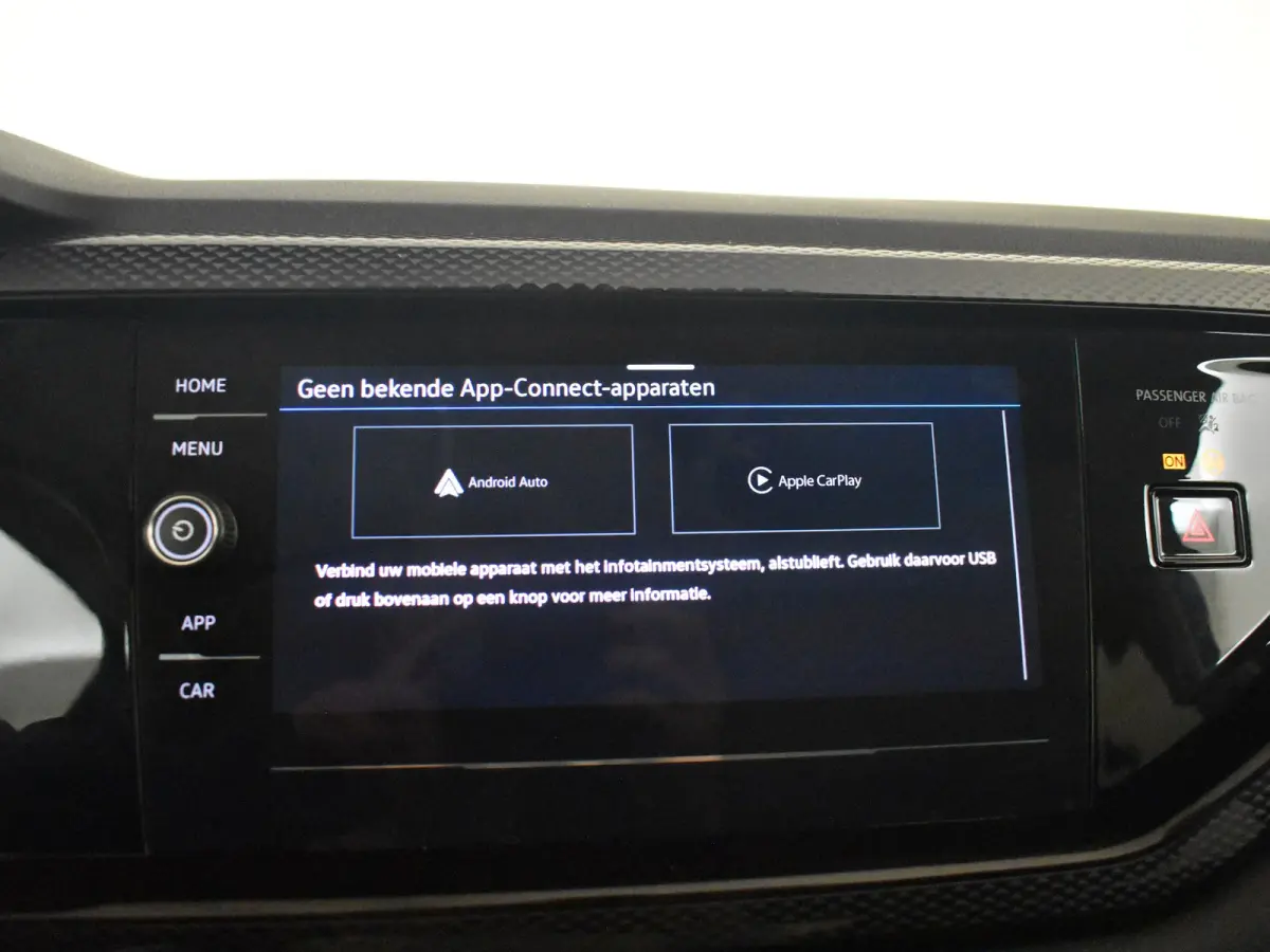 1.0 TSI 95PK Life Edition l App Connect l Parkeersensoren l Digital Dash l Adaptive Cr Control l Camera l DAB l Leder Multifunct. Stuur l