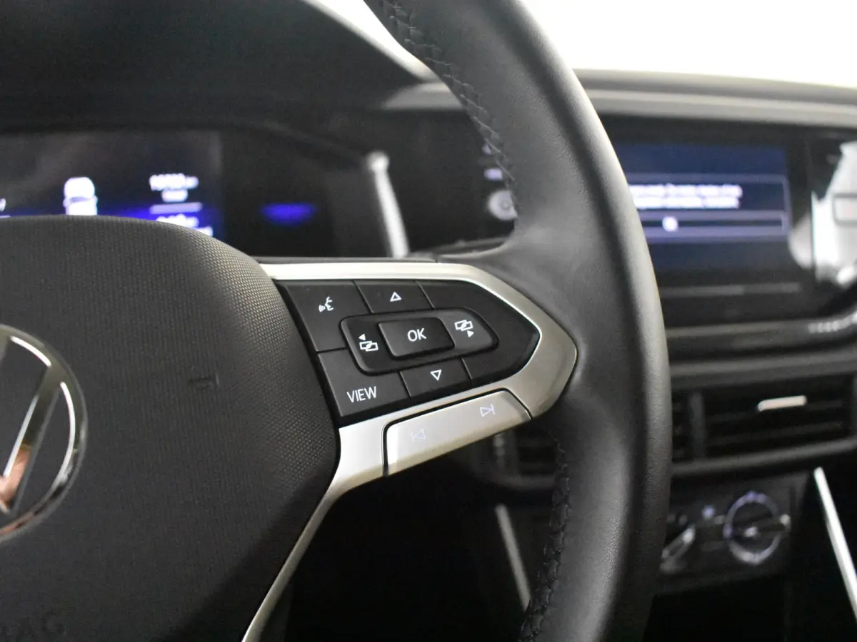 1.0 TSI 95PK Life Edition l App Connect l Parkeersensoren l Digital Dash l Adaptive Cr Control l Camera l DAB l Leder Multifunct. Stuur l