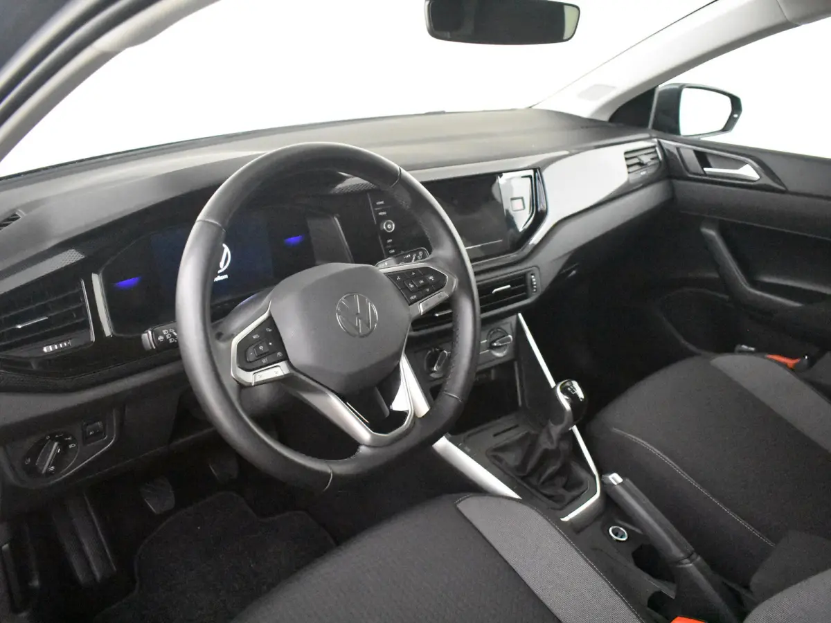 1.0 TSI 95PK Life Edition l App Connect l Parkeersensoren l Digital Dash l Adaptive Cr Control l Camera l DAB l Leder Multifunct. Stuur l