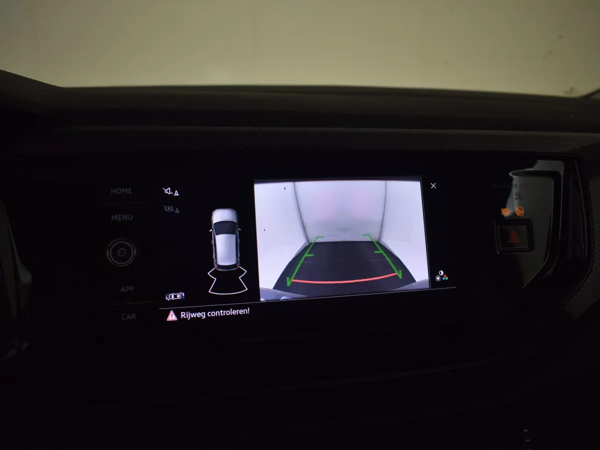 1.0 TSI 95PK Life Edition l App Connect l Parkeersensoren l Digital Dash l Adaptive Cr Control l Camera l DAB l Leder Multifunct. Stuur l