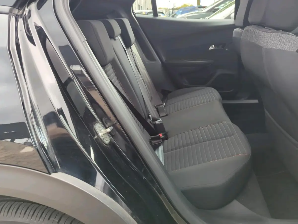 EV Active Pack 50 kWh | Fase 3 laden | Navi by app | Lichtmetaal | Parkeersensoren | Bluetooth | 1e eigenaar |