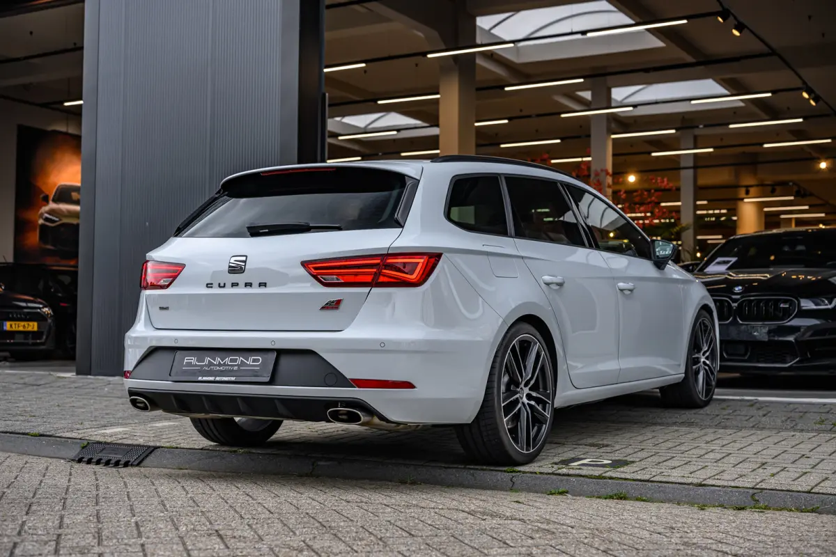 2.0 TSI CUPRA 300 4DRIVE Panoramadak |Camera|Lane-Assist|Acc|Dealer Onderhouden