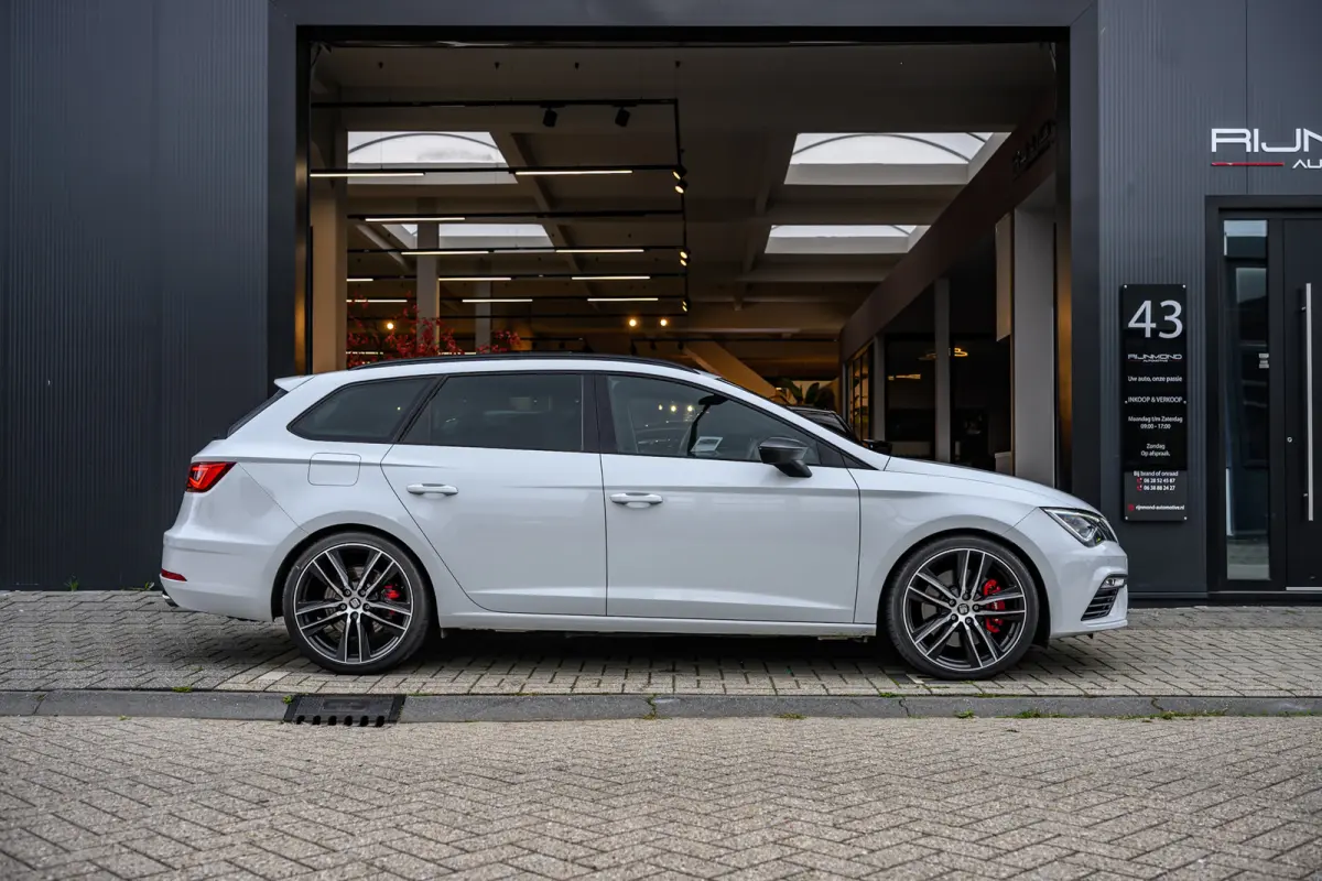 2.0 TSI CUPRA 300 4DRIVE Panoramadak |Camera|Lane-Assist|Acc|Dealer Onderhouden
