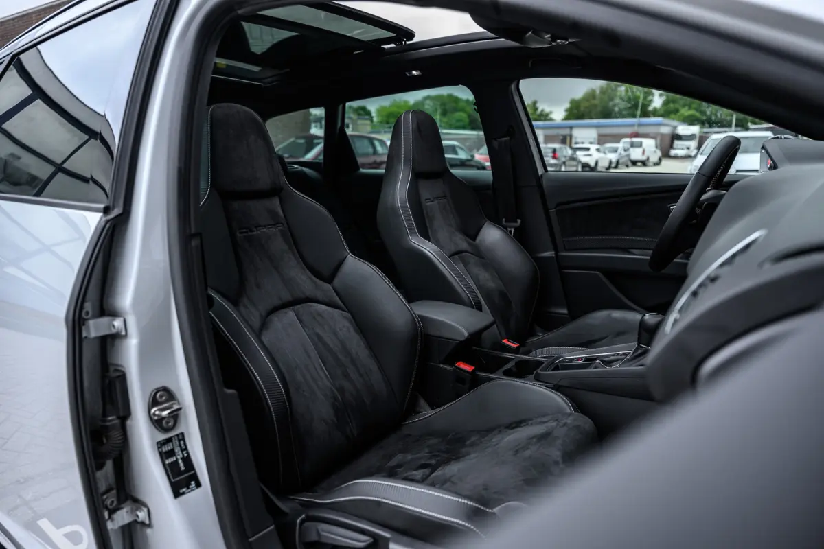 2.0 TSI CUPRA 300 4DRIVE Panoramadak |Camera|Lane-Assist|Acc|Dealer Onderhouden