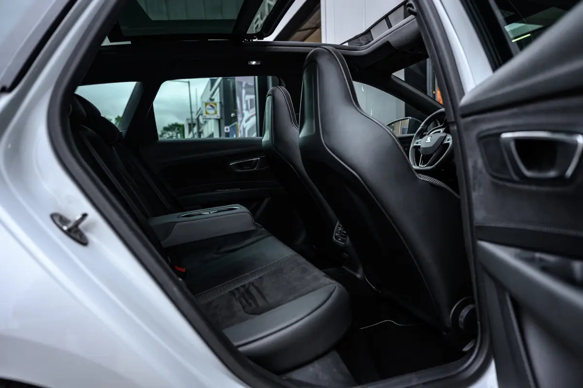 2.0 TSI CUPRA 300 4DRIVE Panoramadak |Camera|Lane-Assist|Acc|Dealer Onderhouden