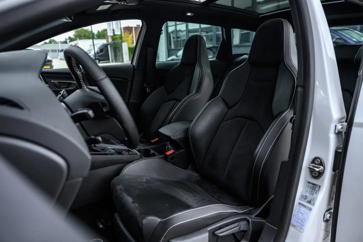 2.0 TSI CUPRA 300 4DRIVE Panoramadak |Camera|Lane-Assist|Acc|Dealer Onderhouden