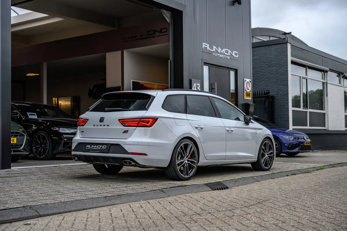 2.0 TSI CUPRA 300 4DRIVE Panoramadak |Camera|Lane-Assist|Acc|Dealer Onderhouden