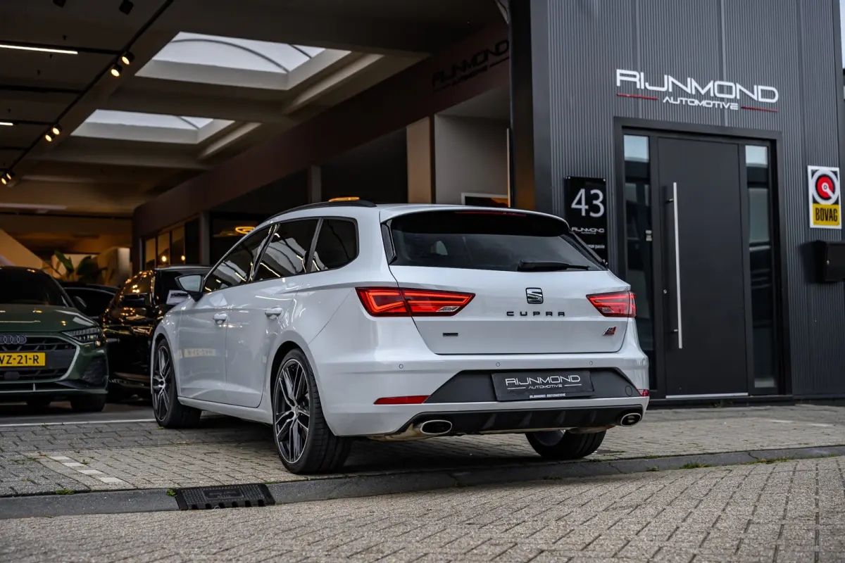 2.0 TSI CUPRA 300 4DRIVE Panoramadak |Camera|Lane-Assist|Acc|Dealer Onderhouden