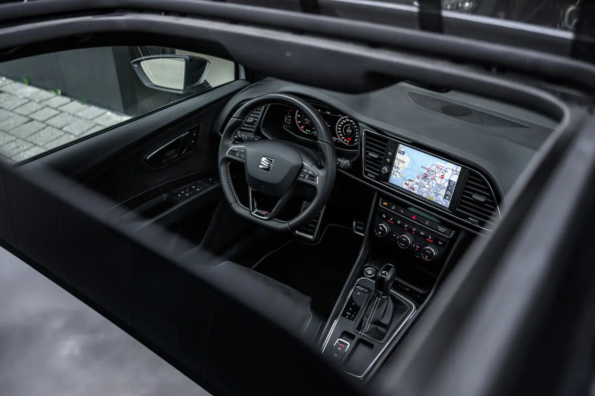2.0 TSI CUPRA 300 4DRIVE Panoramadak |Camera|Lane-Assist|Acc|Dealer Onderhouden