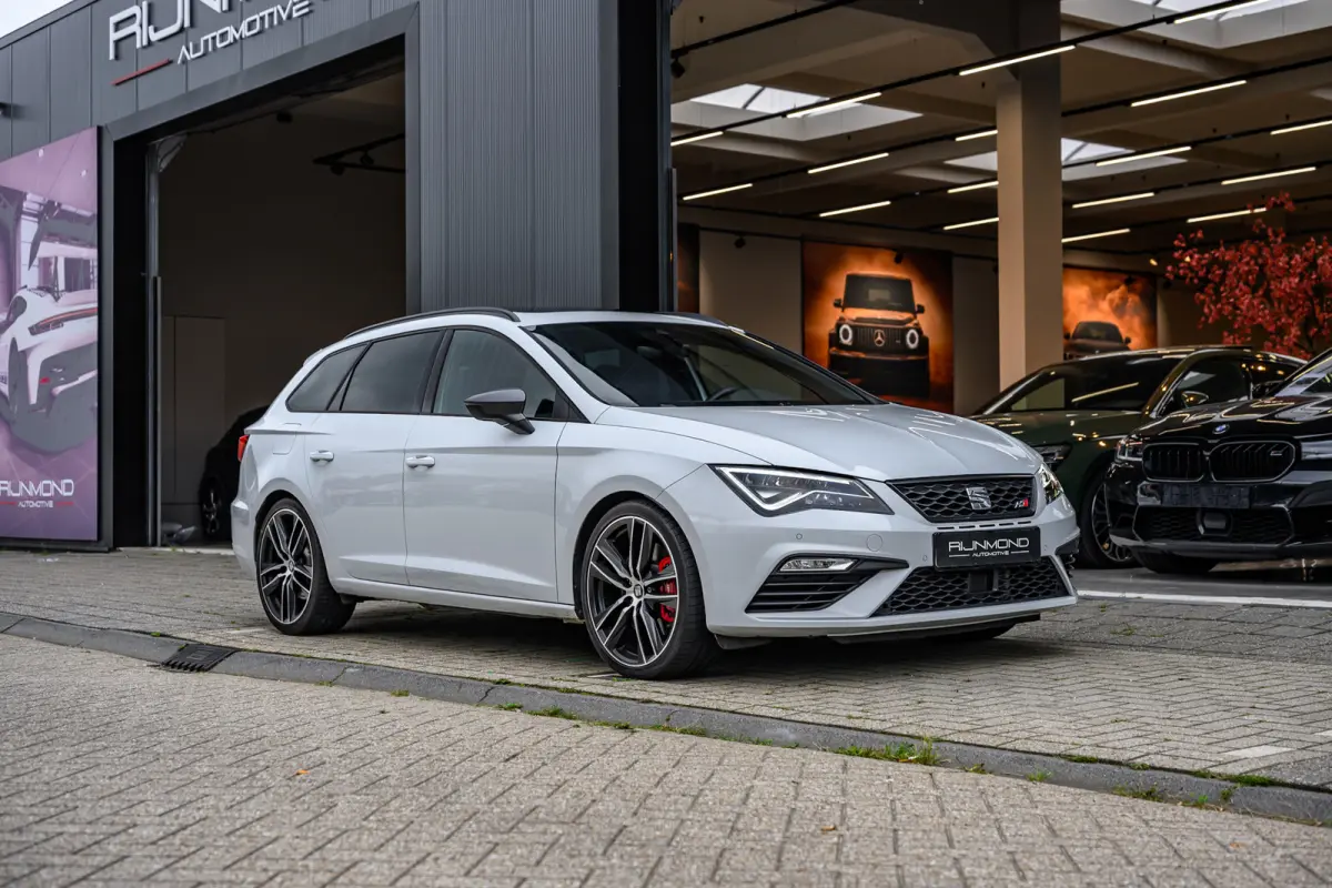 2.0 TSI CUPRA 300 4DRIVE Panoramadak |Camera|Lane-Assist|Acc|Dealer Onderhouden