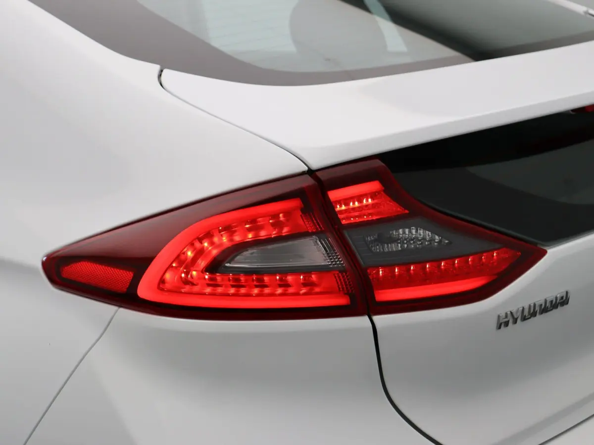 1.6 GDi Comfort | Adaptive cruise control | Climate control | PDC voor en achter | Achteruitrij camera | Navigatie |