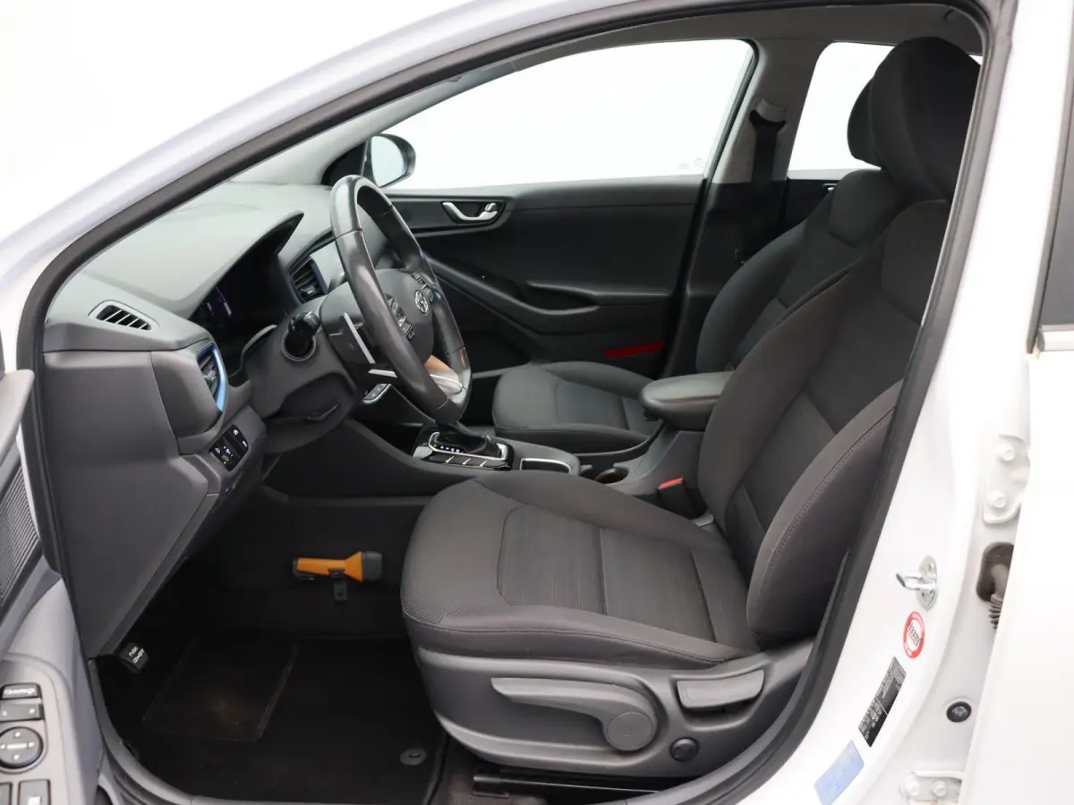1.6 GDi Comfort | Adaptive cruise control | Climate control | PDC voor en achter | Achteruitrij camera | Navigatie |