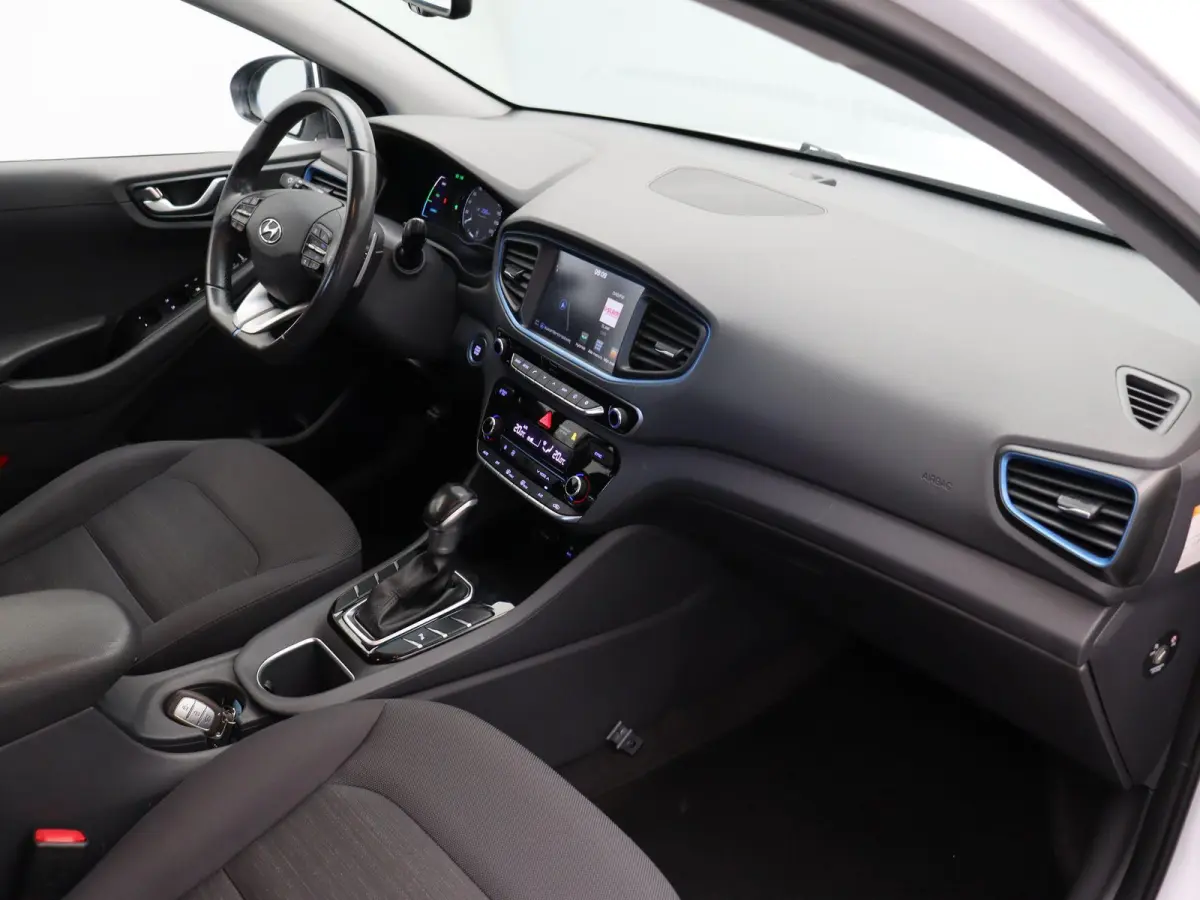 1.6 GDi Comfort | Adaptive cruise control | Climate control | PDC voor en achter | Achteruitrij camera | Navigatie |