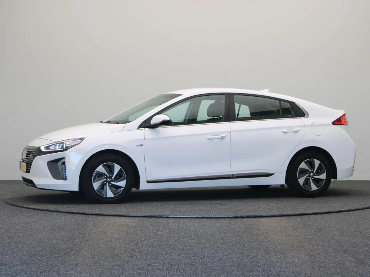 1.6 GDi Comfort | Adaptive cruise control | Climate control | PDC voor en achter | Achteruitrij camera | Navigatie |