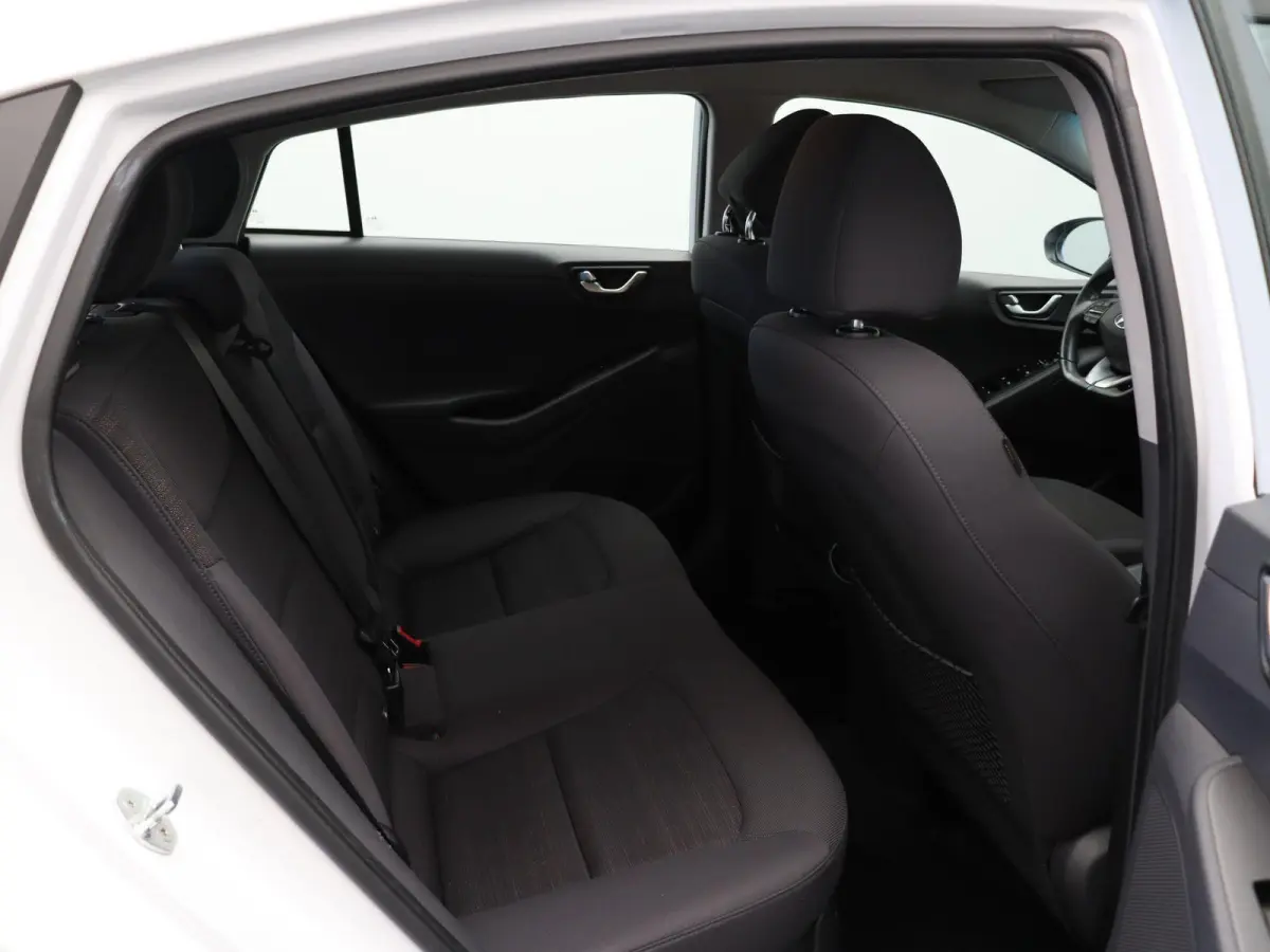 1.6 GDi Comfort | Adaptive cruise control | Climate control | PDC voor en achter | Achteruitrij camera | Navigatie |