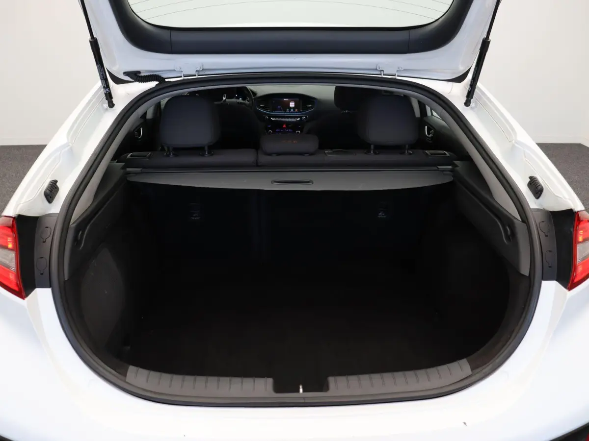 1.6 GDi Comfort | Adaptive cruise control | Climate control | PDC voor en achter | Achteruitrij camera | Navigatie |