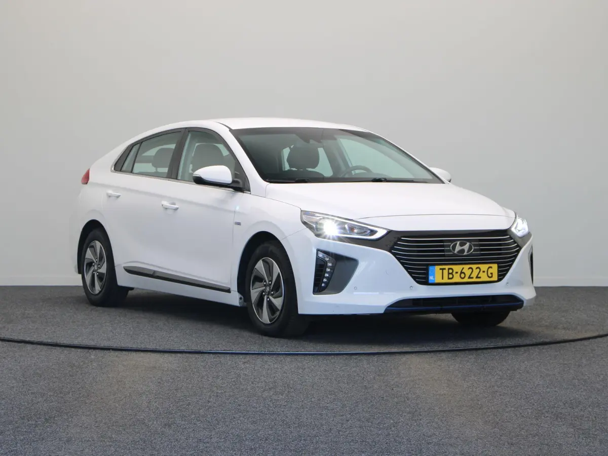 1.6 GDi Comfort | Adaptive cruise control | Climate control | PDC voor en achter | Achteruitrij camera | Navigatie |