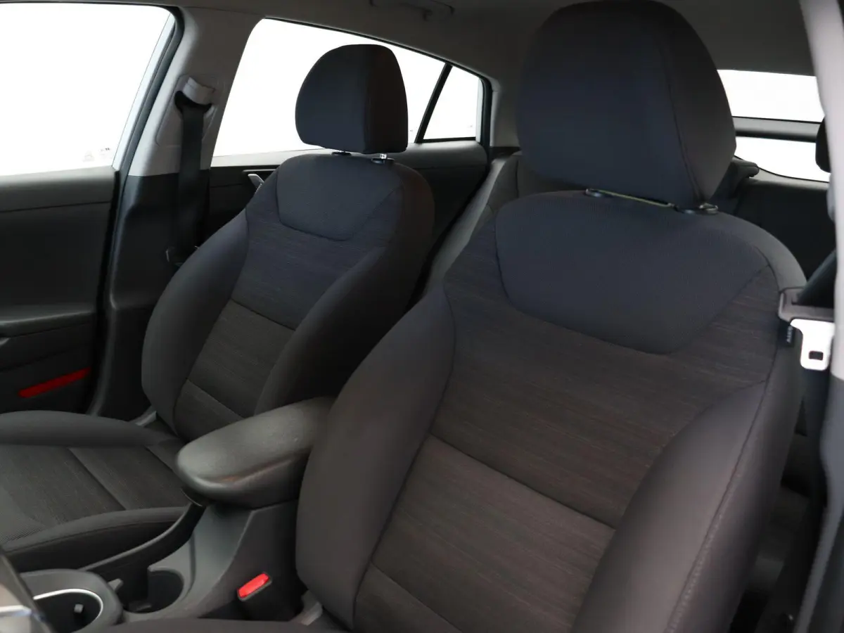 1.6 GDi Comfort | Adaptive cruise control | Climate control | PDC voor en achter | Achteruitrij camera | Navigatie |