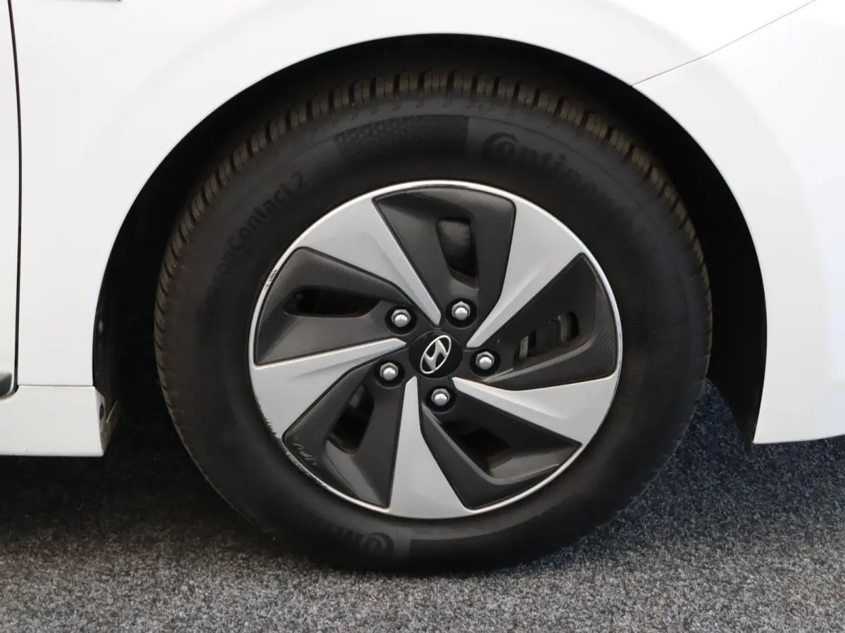 1.6 GDi Comfort | Adaptive cruise control | Climate control | PDC voor en achter | Achteruitrij camera | Navigatie |