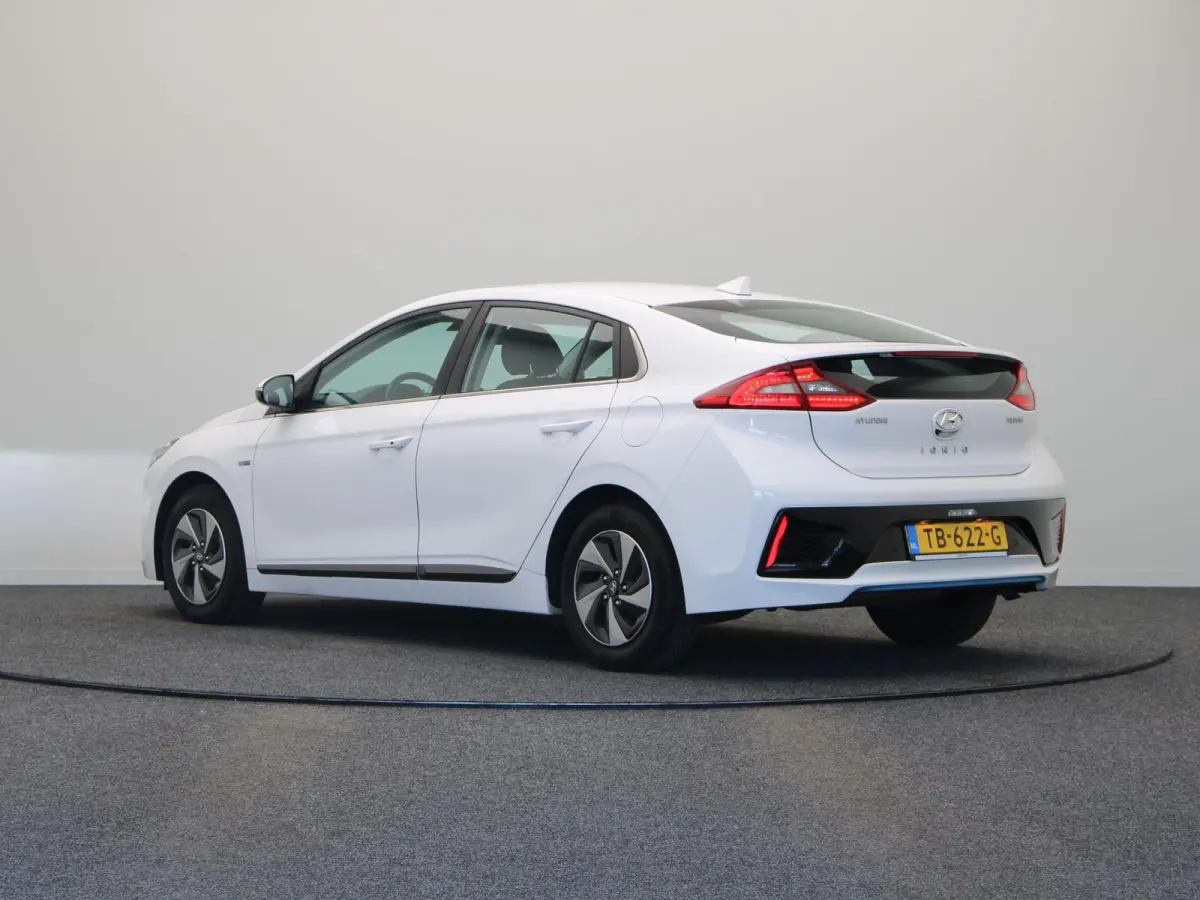 1.6 GDi Comfort | Adaptive cruise control | Climate control | PDC voor en achter | Achteruitrij camera | Navigatie |