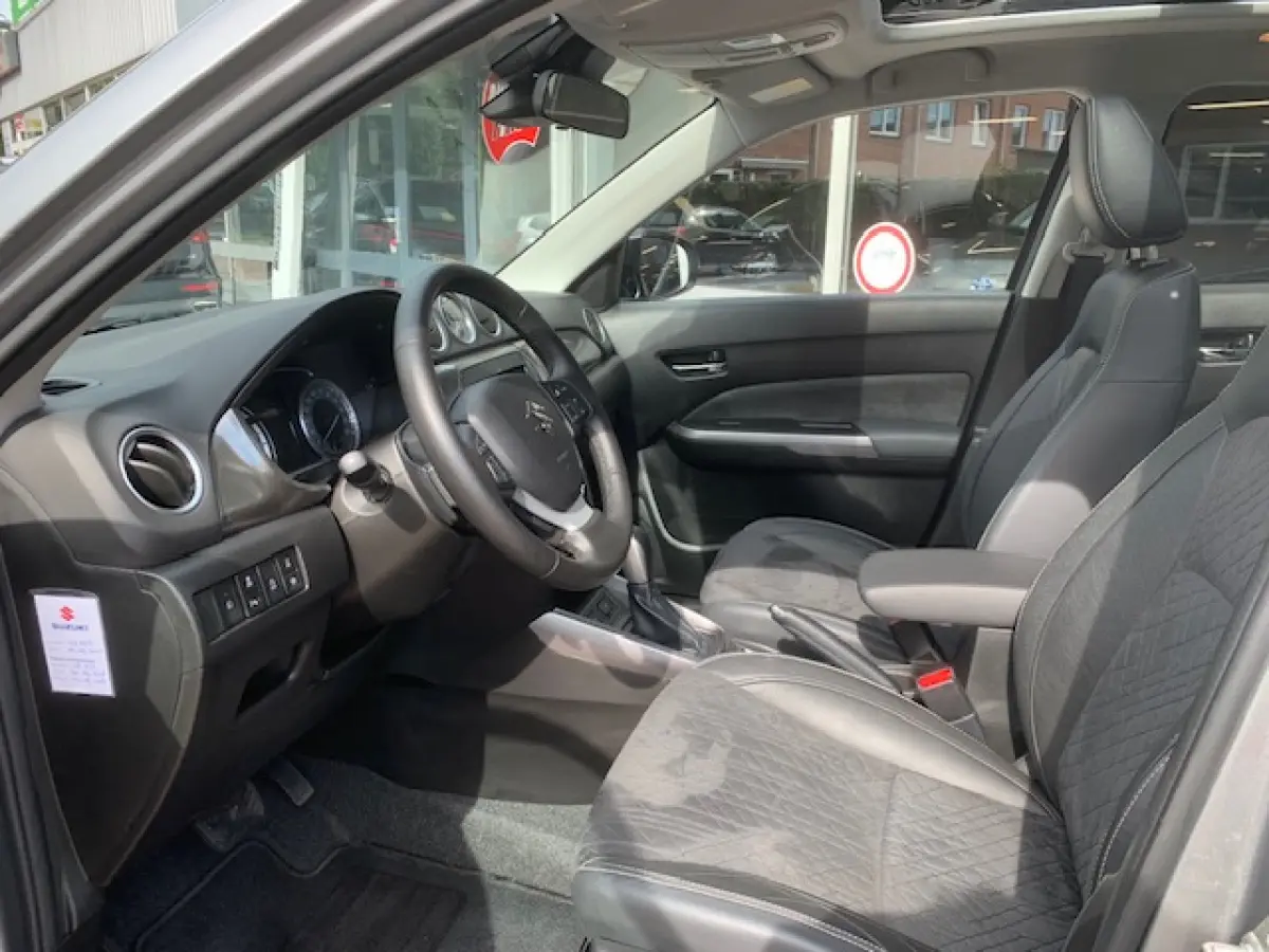 1.4 Boosterjet Stijl. Automaat , panoramadak, achteruitrijcamera.