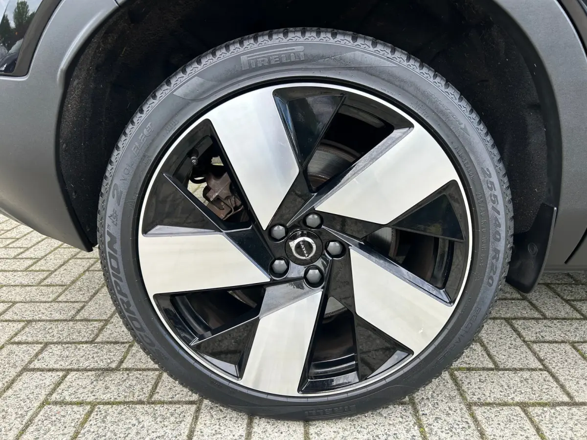 Recharge Ultimate 69 kWh | Harman/Kardon | SoH 95% | Memory | Pilot Assist | 360 camera | Nubuck |