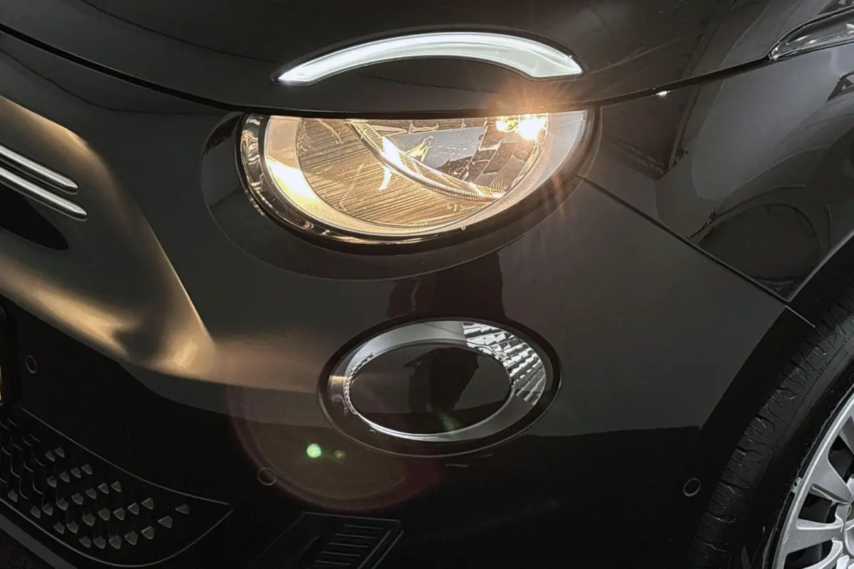3+1 Icon 42 kWh Stoelverwarming Camera Apple CarPlay Dodehoek