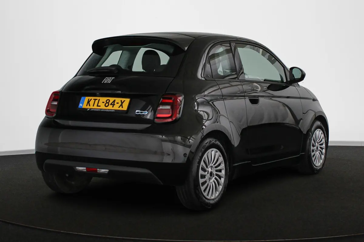 3+1 Icon 42 kWh Stoelverwarming Camera Apple CarPlay Dodehoek