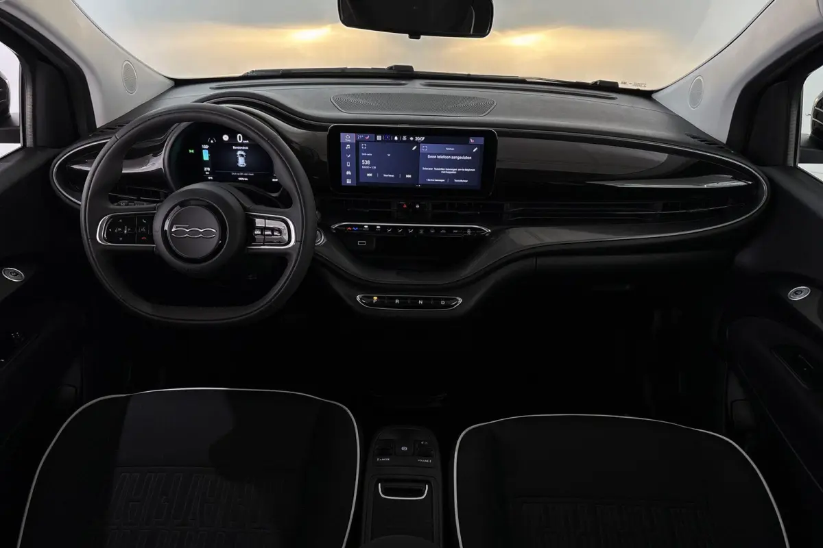 3+1 Icon 42 kWh Stoelverwarming Camera Apple CarPlay Dodehoek