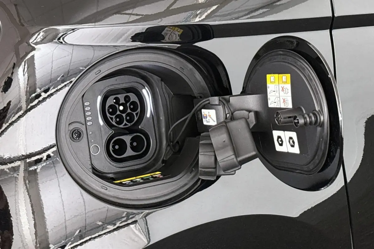 3+1 Icon 42 kWh Stoelverwarming Camera Apple CarPlay Dodehoek