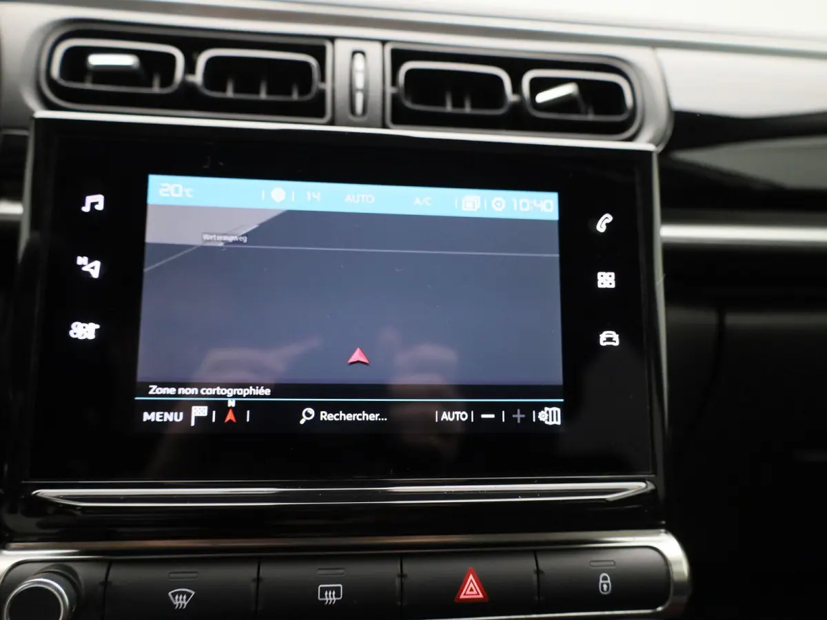 1.2 PureTech Feel | APPLE CARPLAY | ANDROID AUTO | DAB RADIO | BLUETOOTH | CLIMATE CONTROL | CRUISE CONTROL | NAVIGATIE | LED DAGRIJVERLICHTING | GETINTE RUITEN | AIRCO