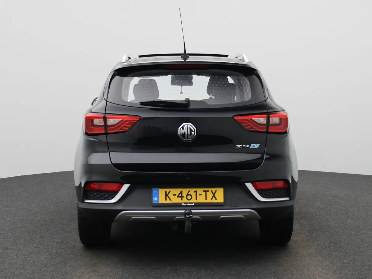 MG Luxury 45 kWh | Automaat | Panoramadak | Leder | Navigatie | Airco | Achteruitrijcamera | Apple Carplay / Android Auto | Stoelverwarming | Lichtmetalen Velgen | Trekhaak