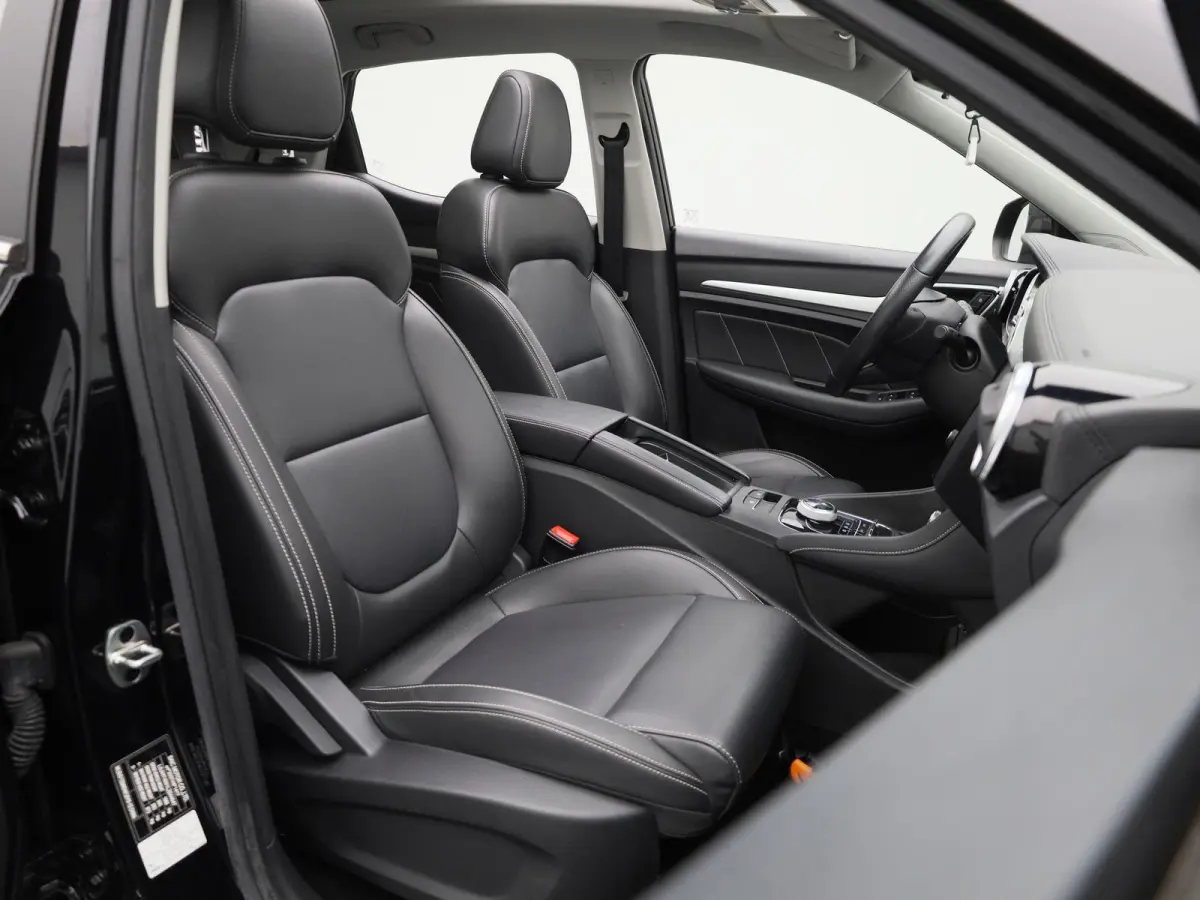 MG Luxury 45 kWh | Automaat | Panoramadak | Leder | Navigatie | Airco | Achteruitrijcamera | Apple Carplay / Android Auto | Stoelverwarming | Lichtmetalen Velgen | Trekhaak