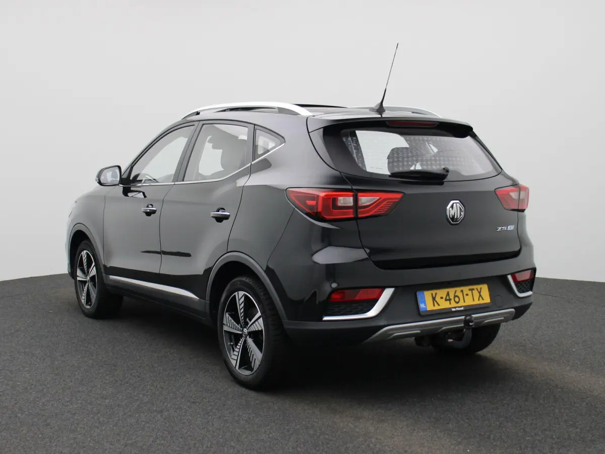 MG Luxury 45 kWh | Automaat | Panoramadak | Leder | Navigatie | Airco | Achteruitrijcamera | Apple Carplay / Android Auto | Stoelverwarming | Lichtmetalen Velgen | Trekhaak
