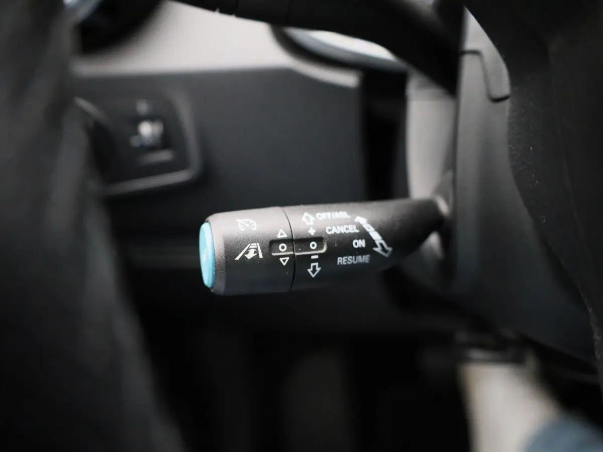 MG Luxury 45 kWh | Automaat | Panoramadak | Leder | Navigatie | Airco | Achteruitrijcamera | Apple Carplay / Android Auto | Stoelverwarming | Lichtmetalen Velgen | Trekhaak